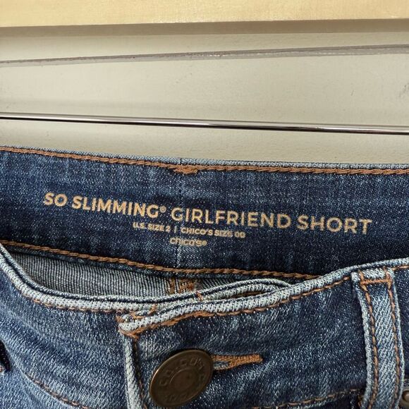 Chico’s Women’s 28 So Slimming Girlfriend Short Denim - Picture 2 of 6